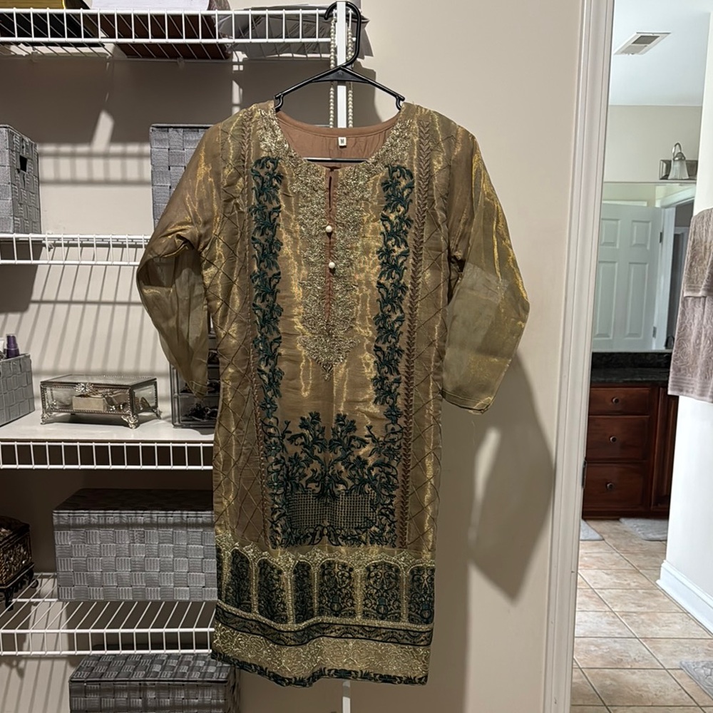 Pakistani Indian Elegant Gold and Green Embroidered 2 piece suit